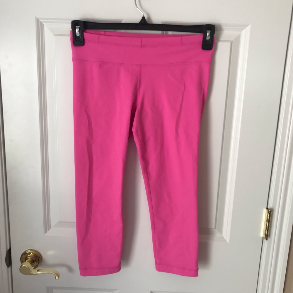 Under Armor cropped leggings